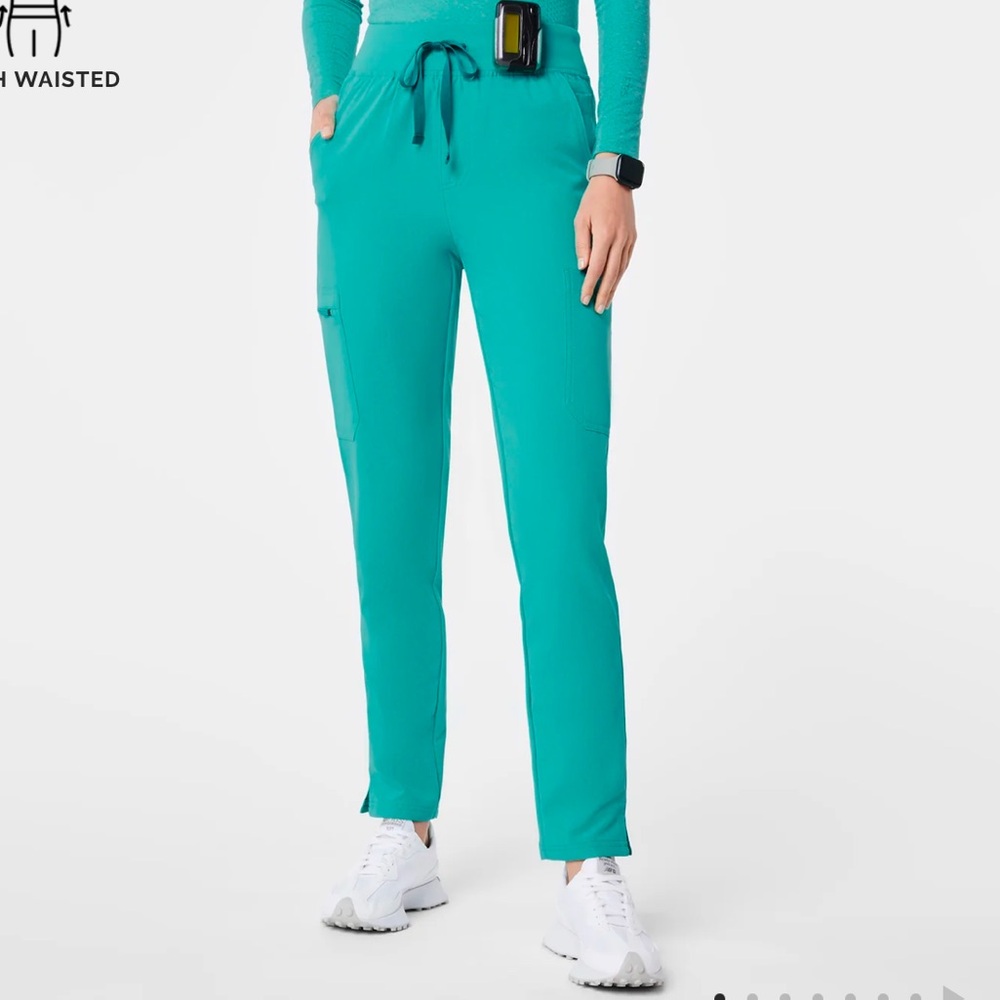NWT Oasis Figs Skinny Scrub Pants - Yola